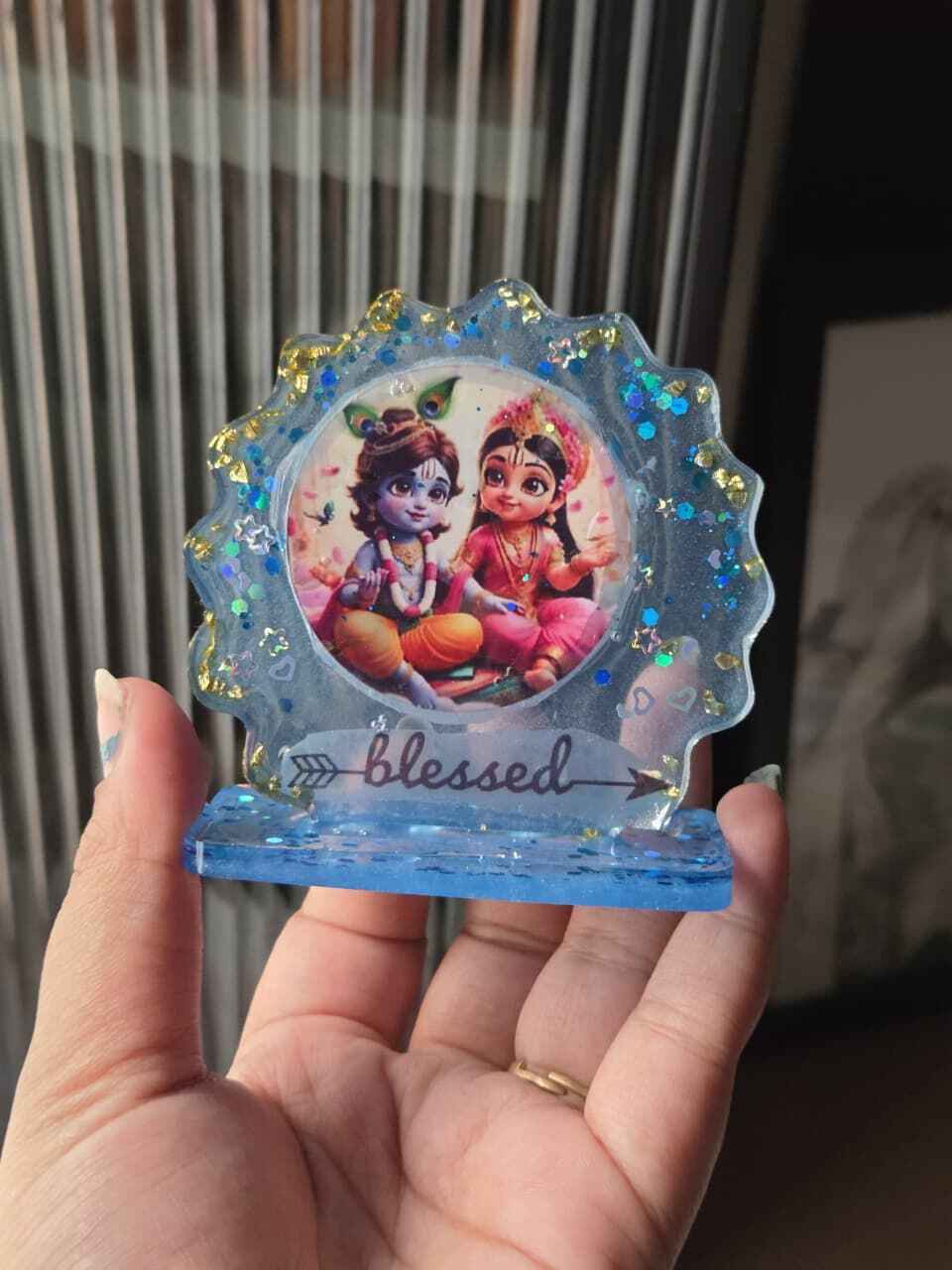 Handmade Resin Radha Krishna Decorative Stand - Gallery